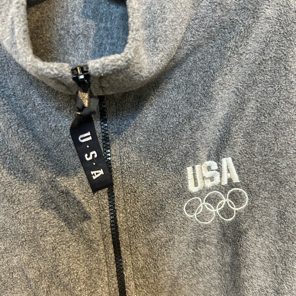 United States Olympic Committee Size XL Grey Vest with pockets - Picture 5 of 5